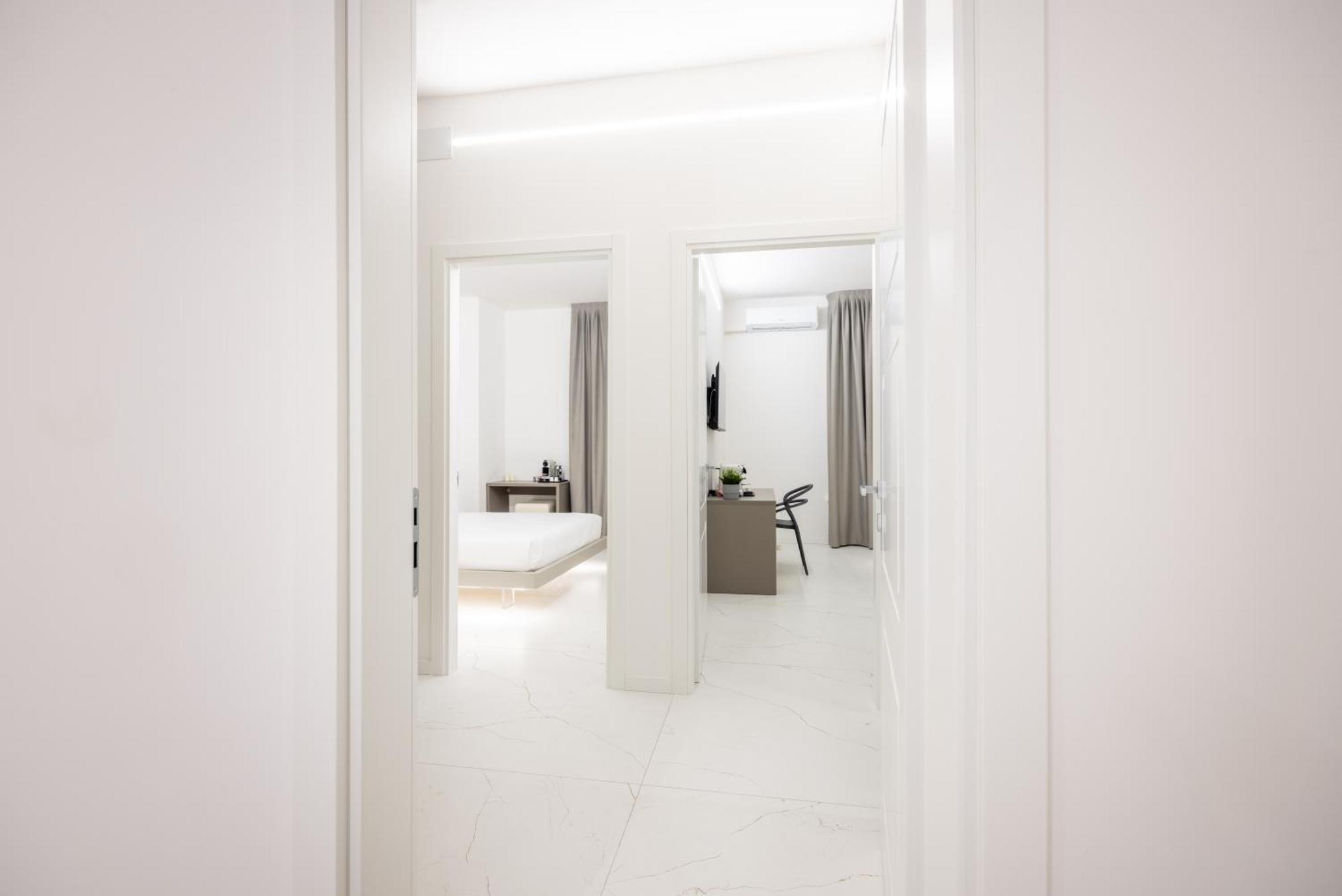 Excelsior Station Suite Bologna Bagian luar foto