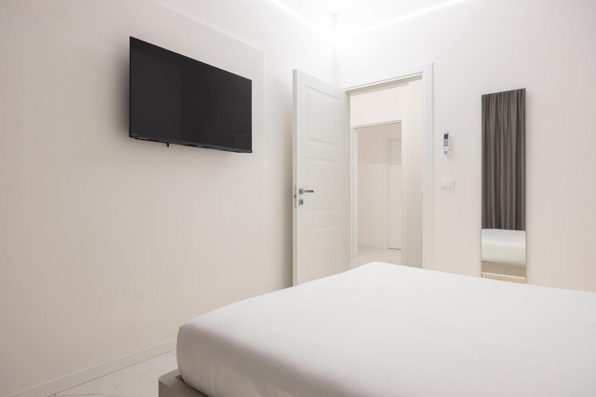 Excelsior Station Suite Bologna Bagian luar foto
