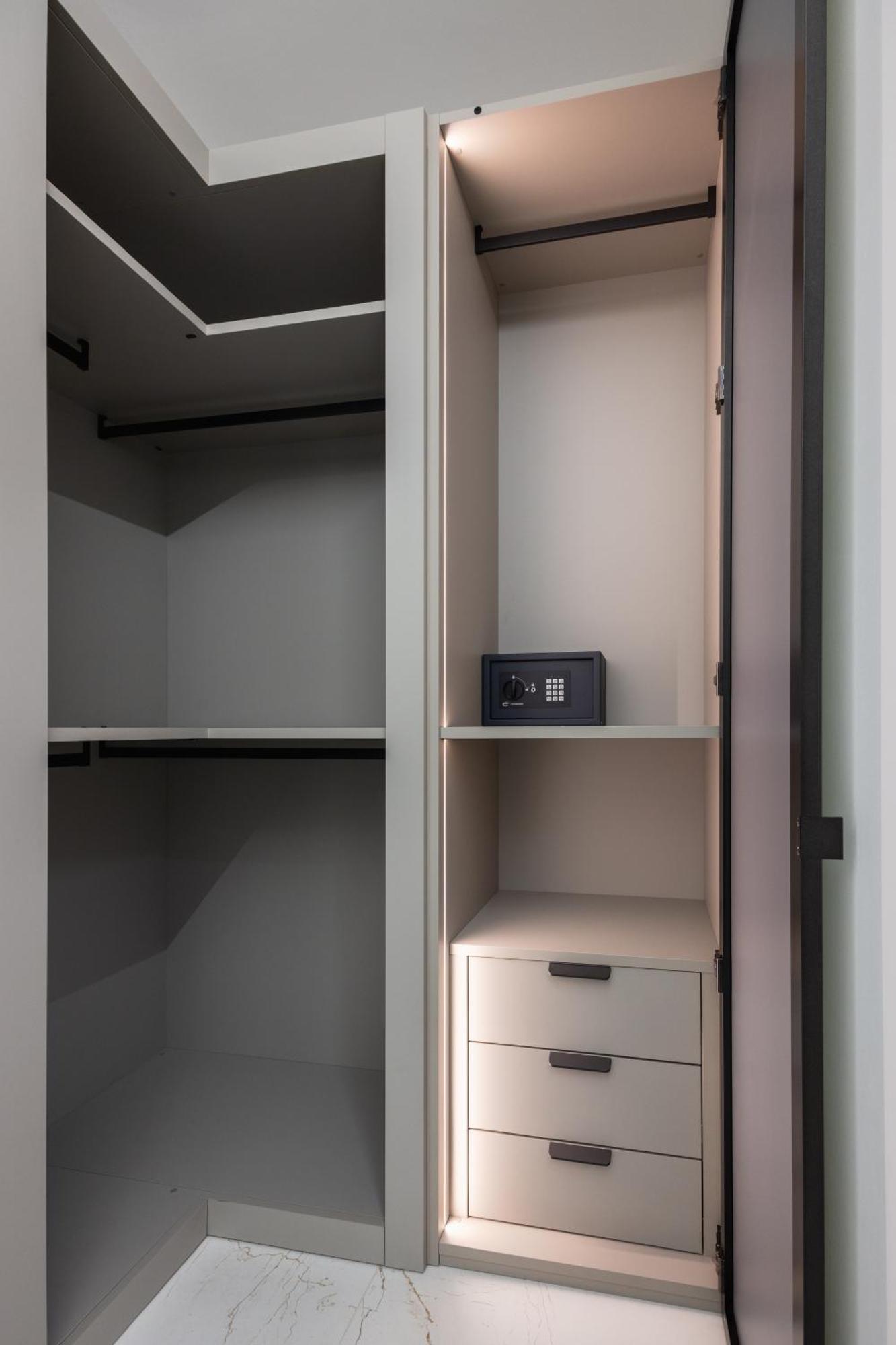 Excelsior Station Suite Bologna Bagian luar foto