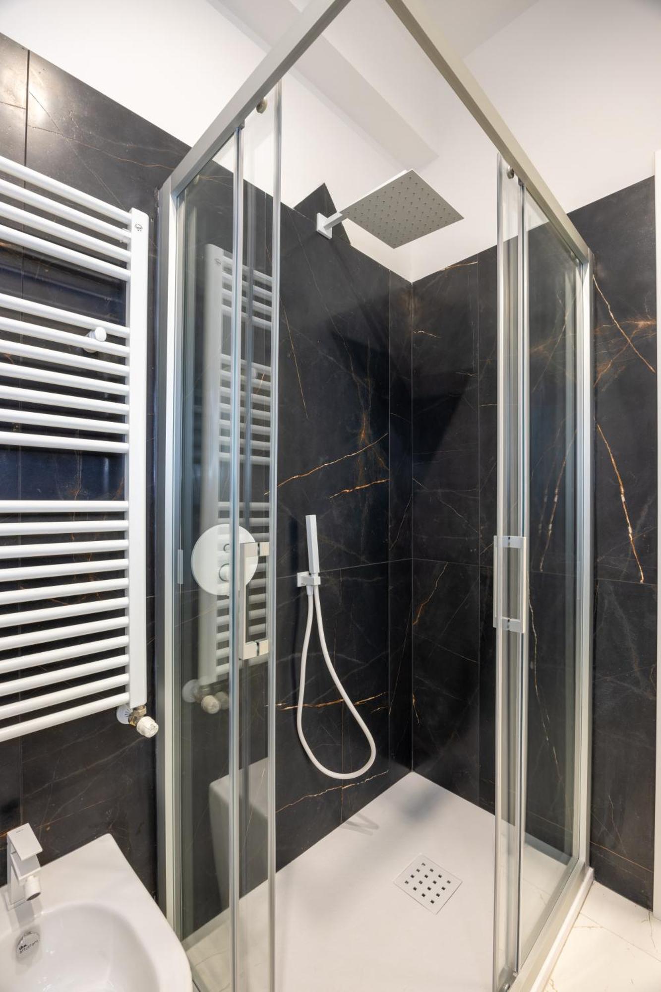 Excelsior Station Suite Bologna Bagian luar foto