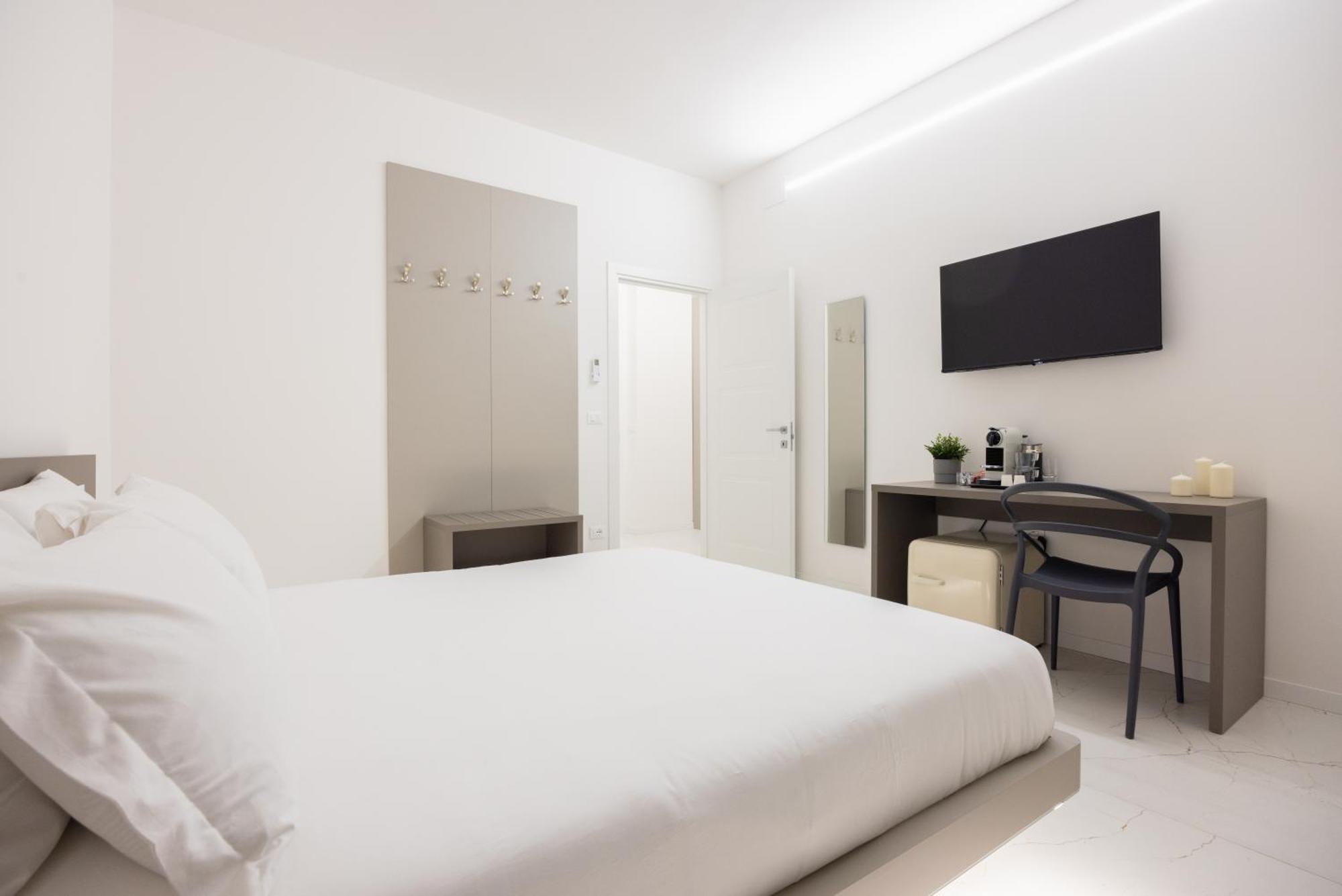 Excelsior Station Suite Bologna Bagian luar foto