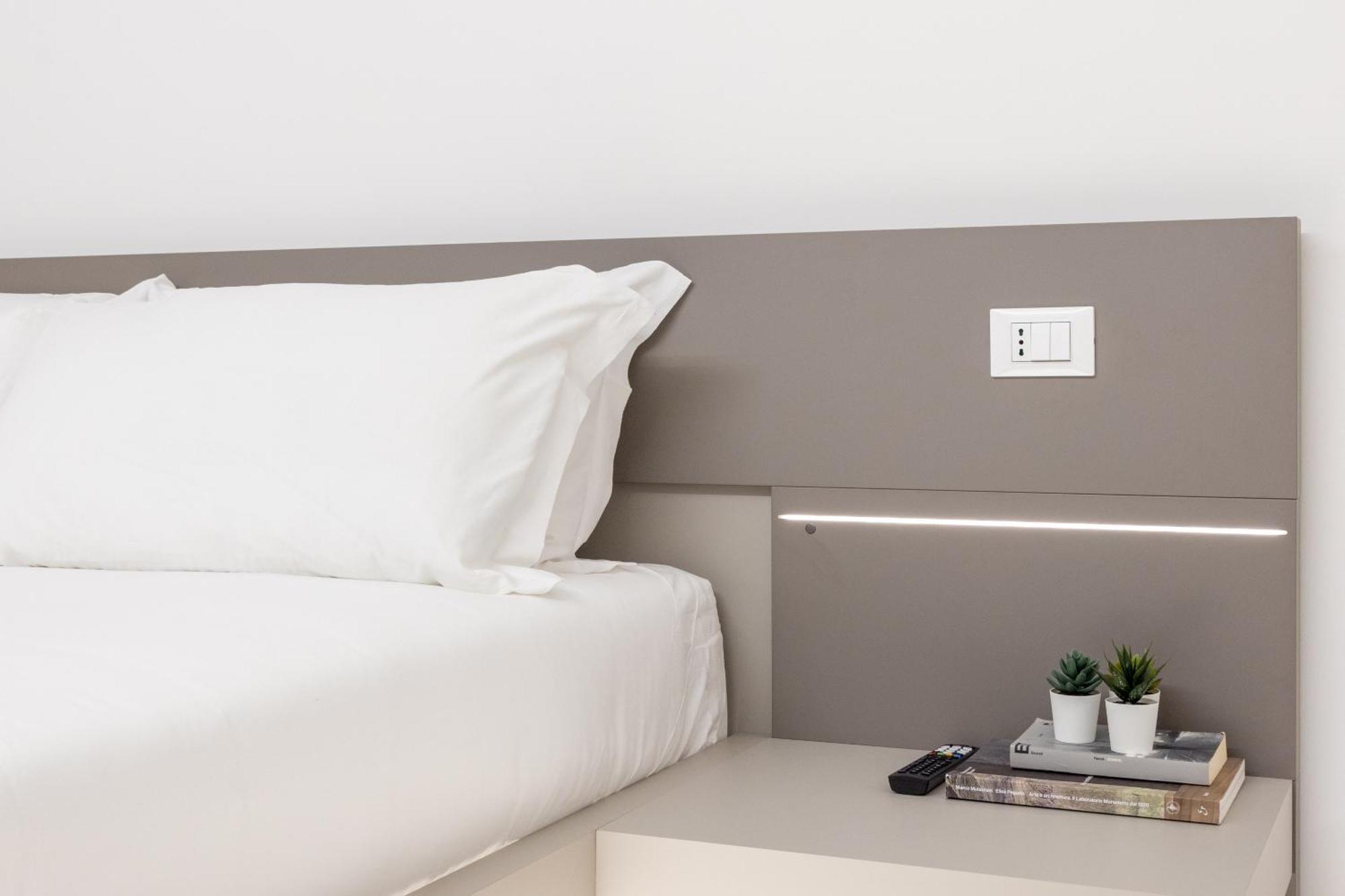 Excelsior Station Suite Bologna Bagian luar foto