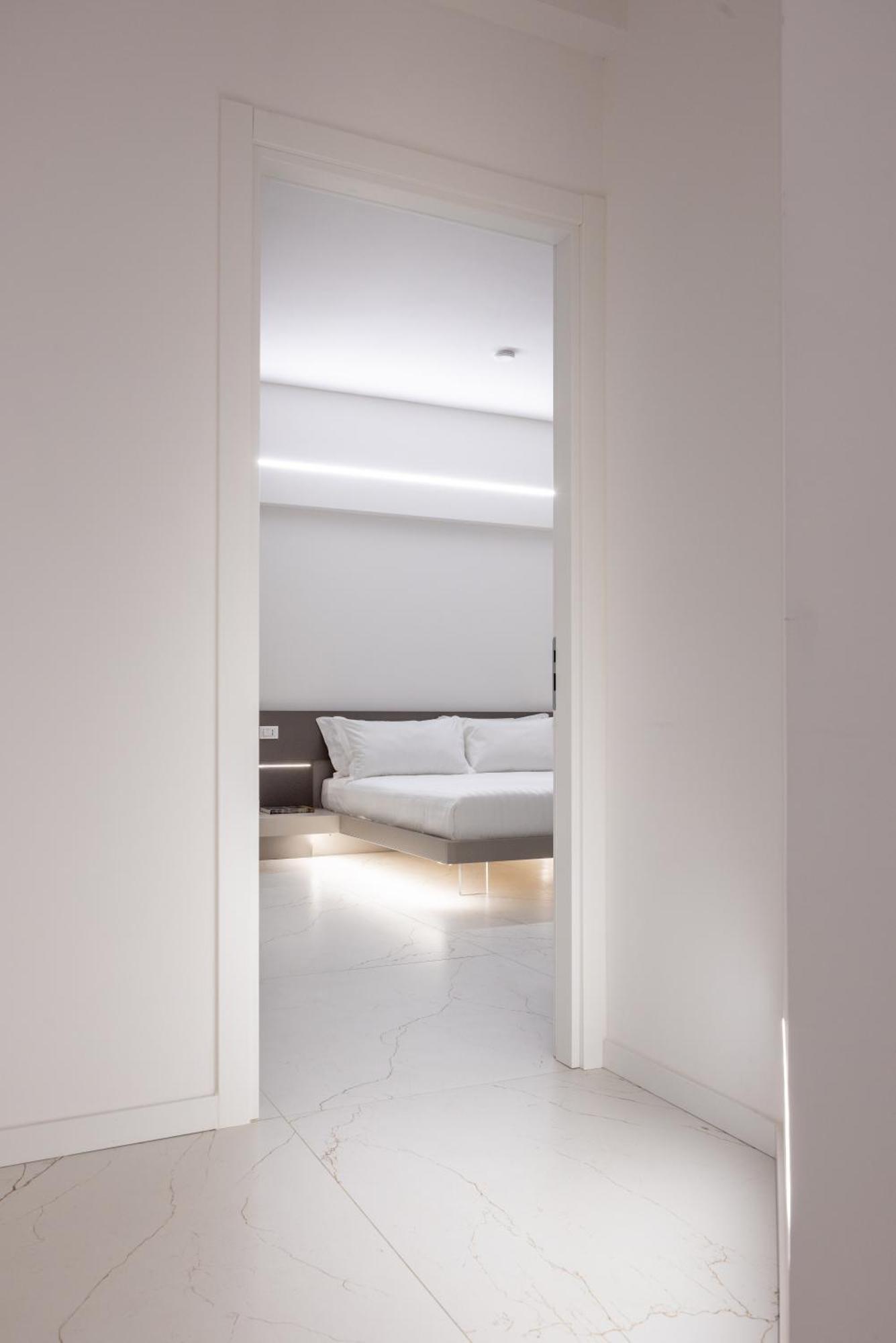Excelsior Station Suite Bologna Bagian luar foto