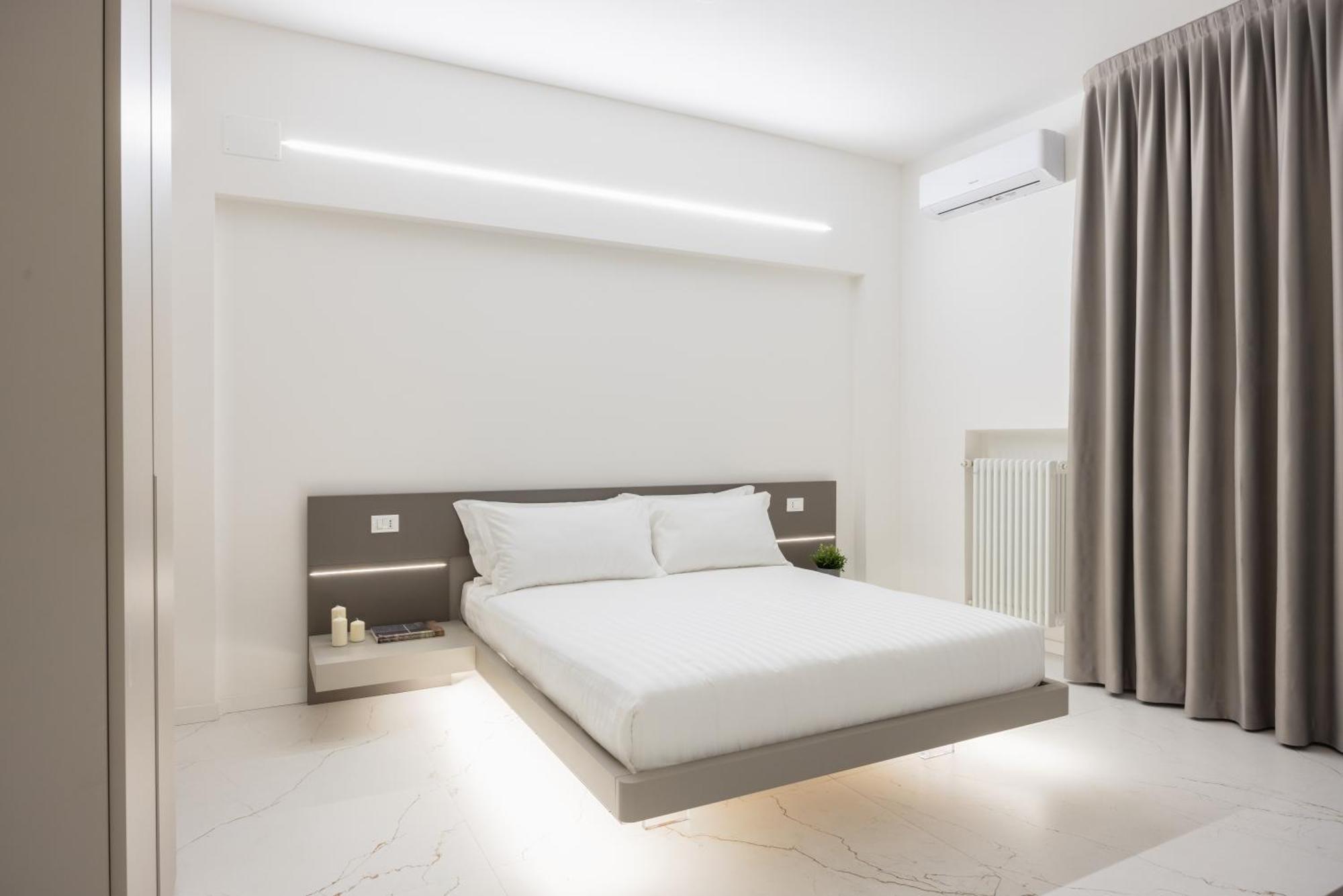 Excelsior Station Suite Bologna Bagian luar foto