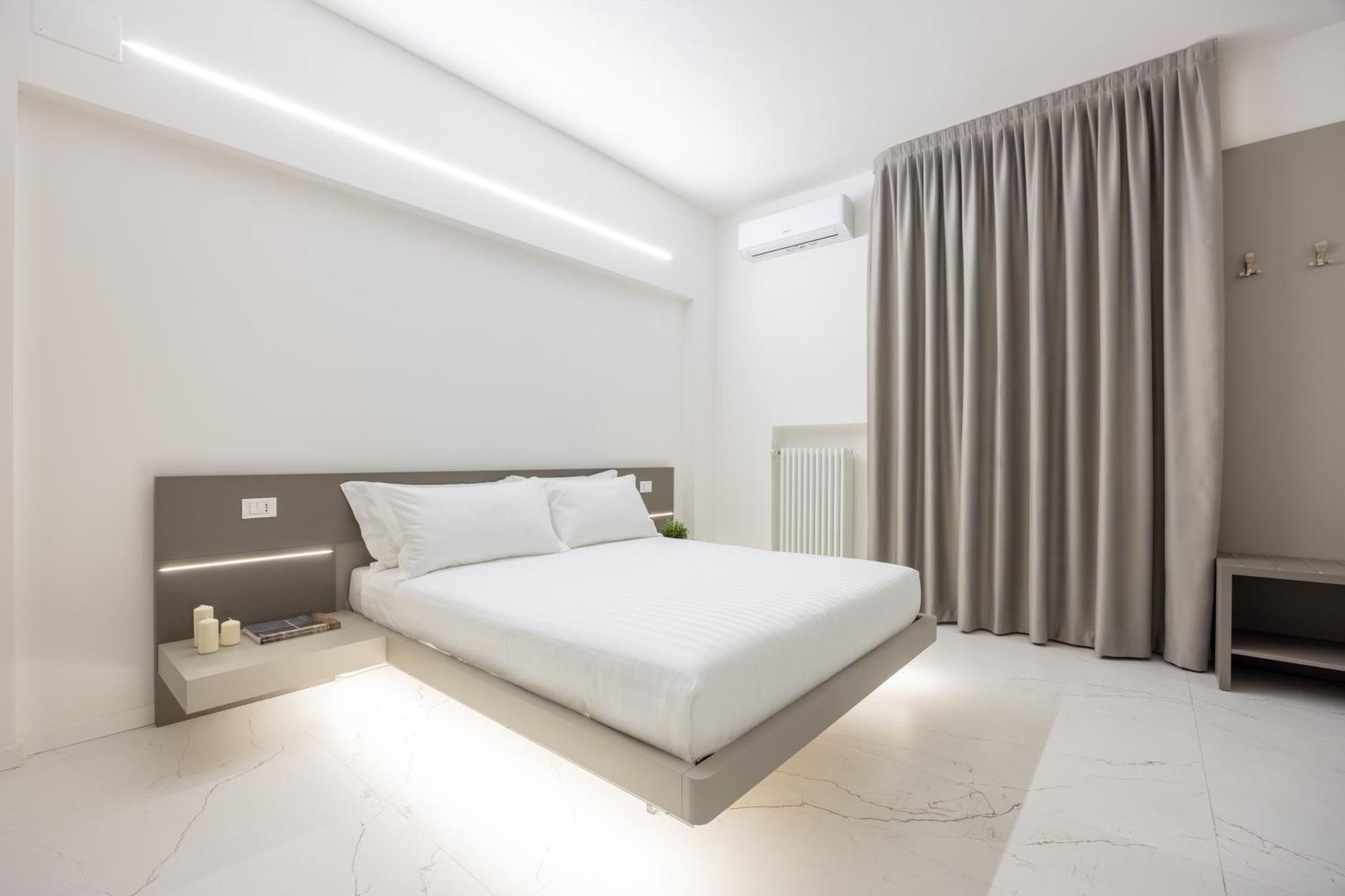Excelsior Station Suite Bologna Bagian luar foto