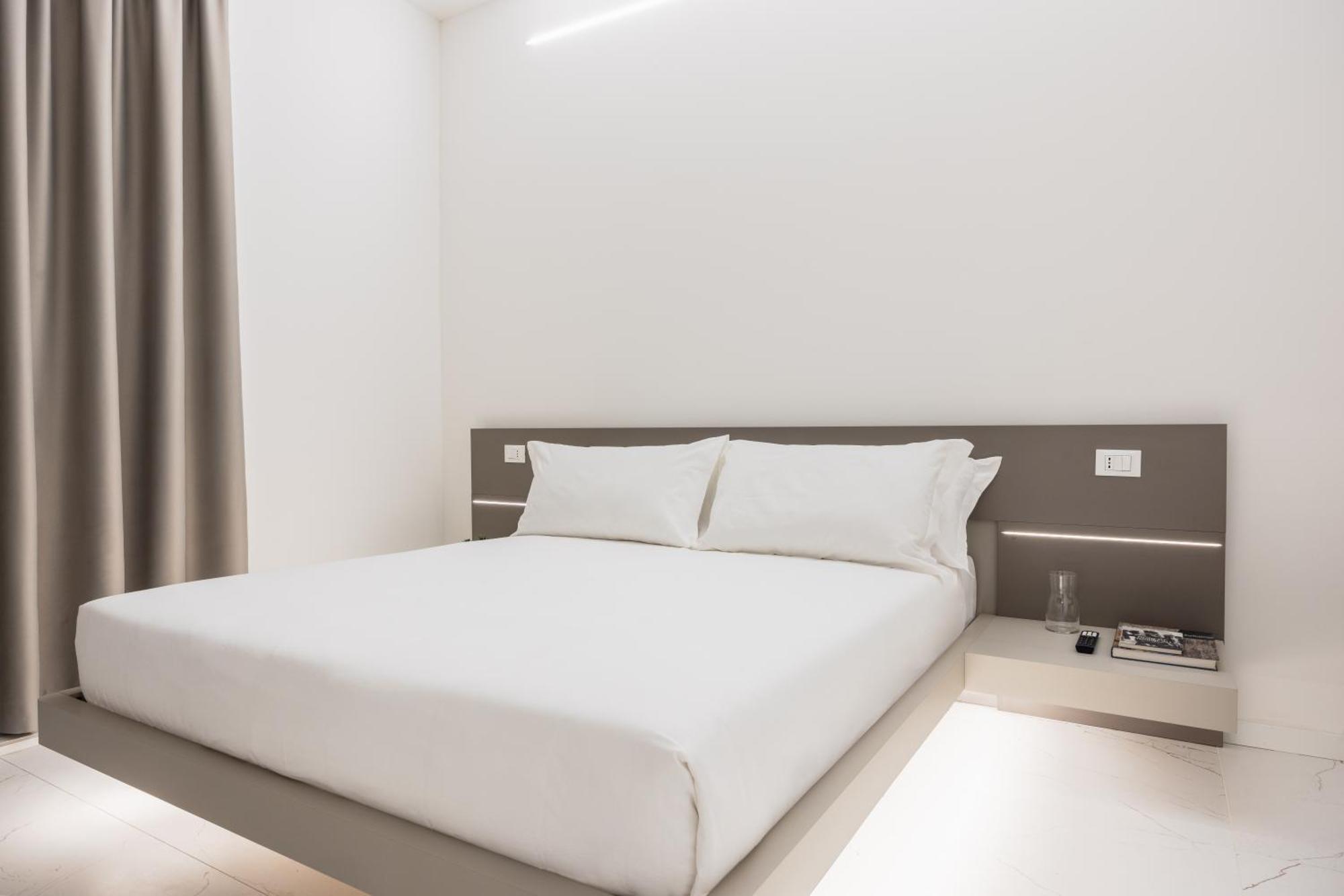 Excelsior Station Suite Bologna Bagian luar foto