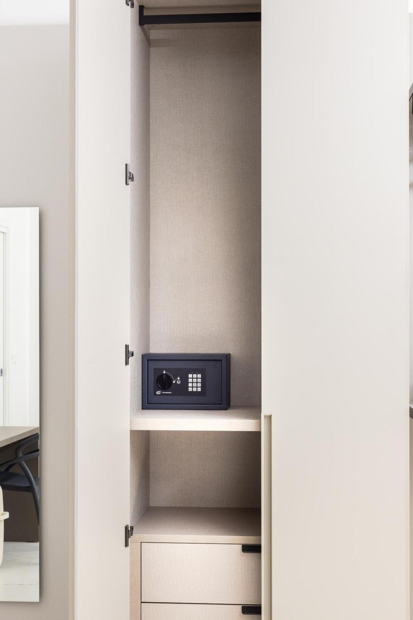 Excelsior Station Suite Bologna Bagian luar foto