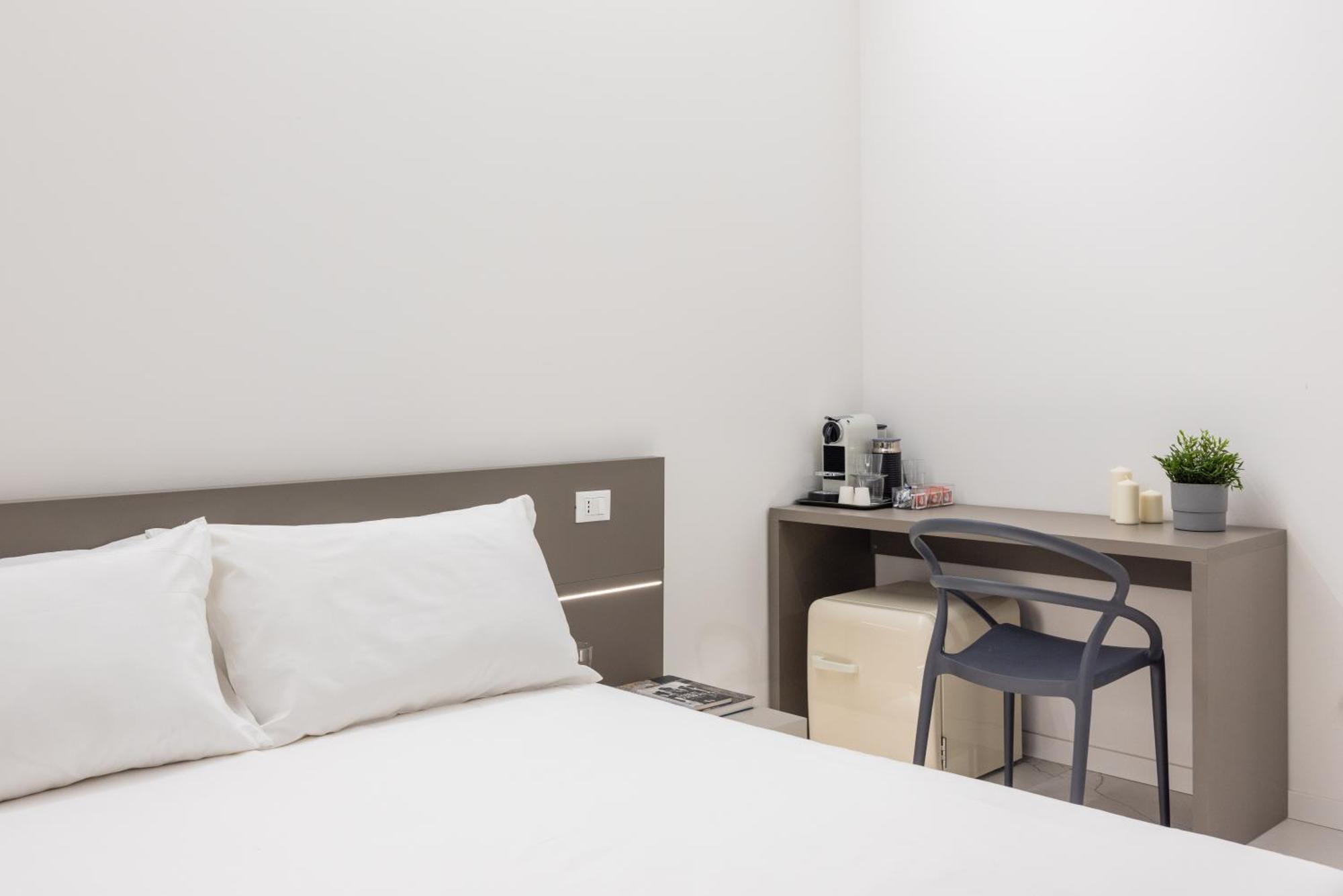 Excelsior Station Suite Bologna Bagian luar foto