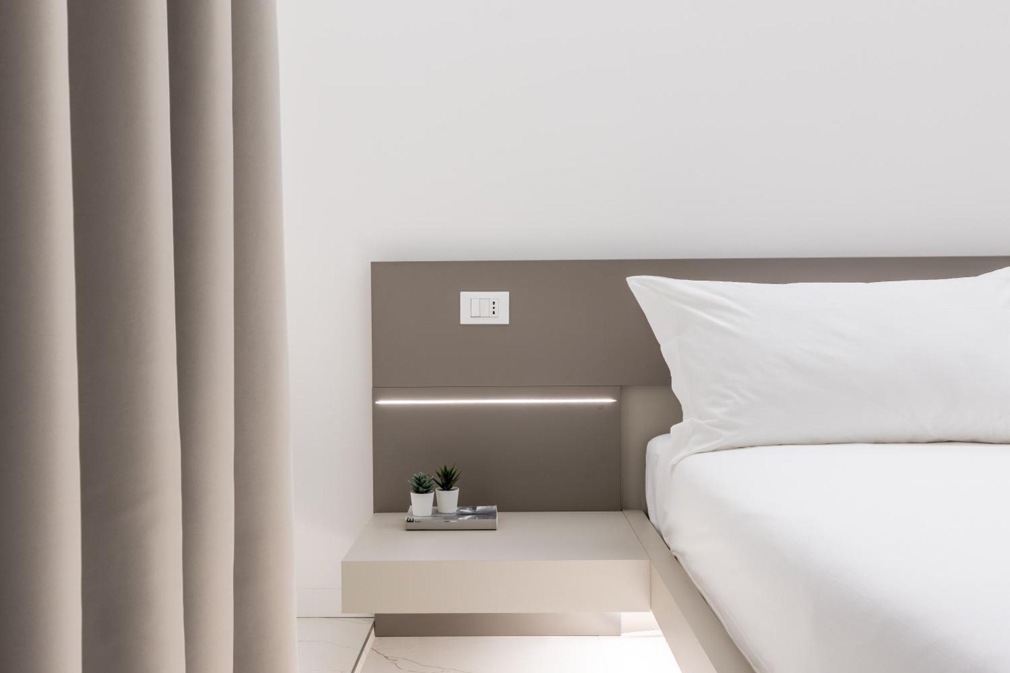 Excelsior Station Suite Bologna Bagian luar foto