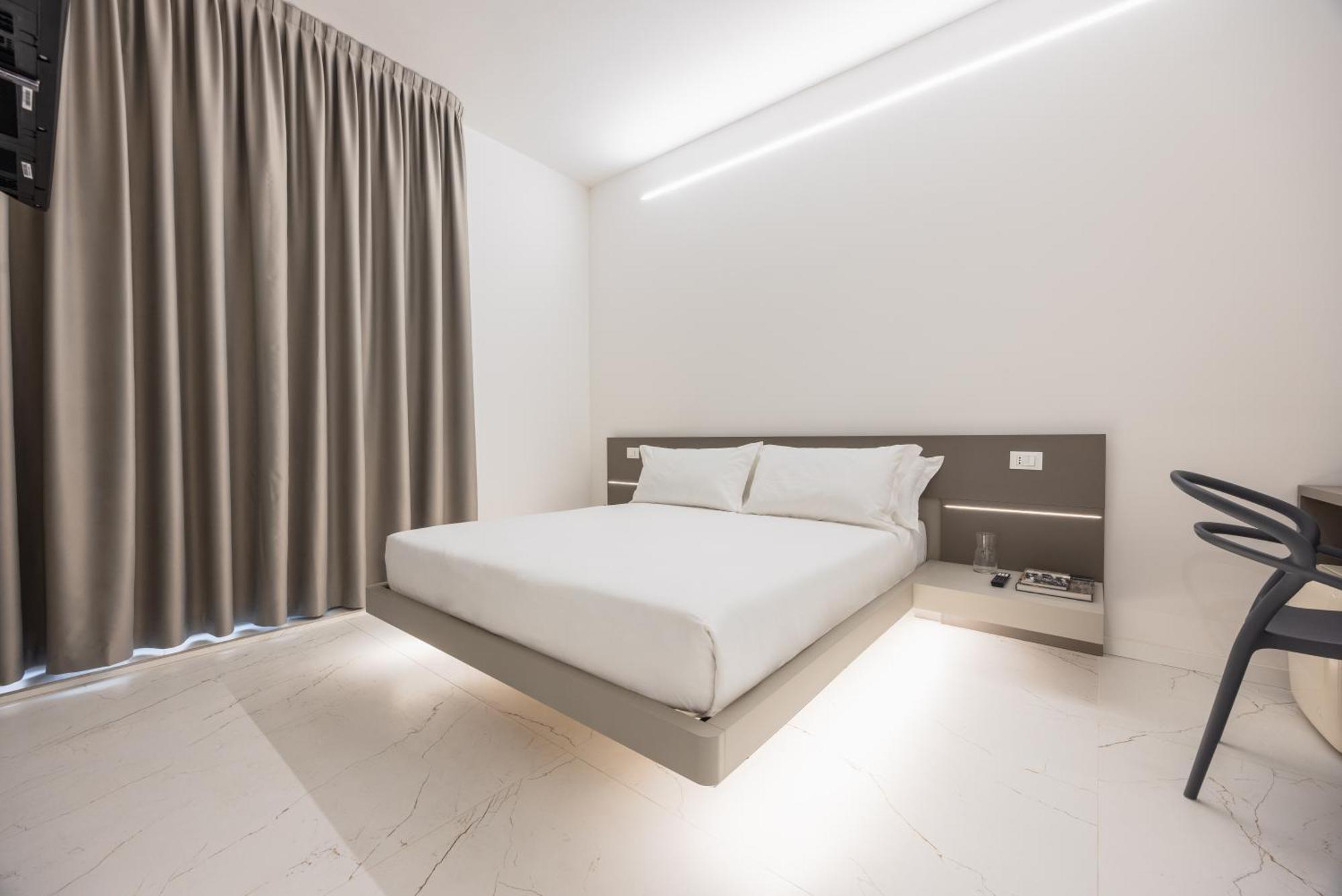 Excelsior Station Suite Bologna Bagian luar foto