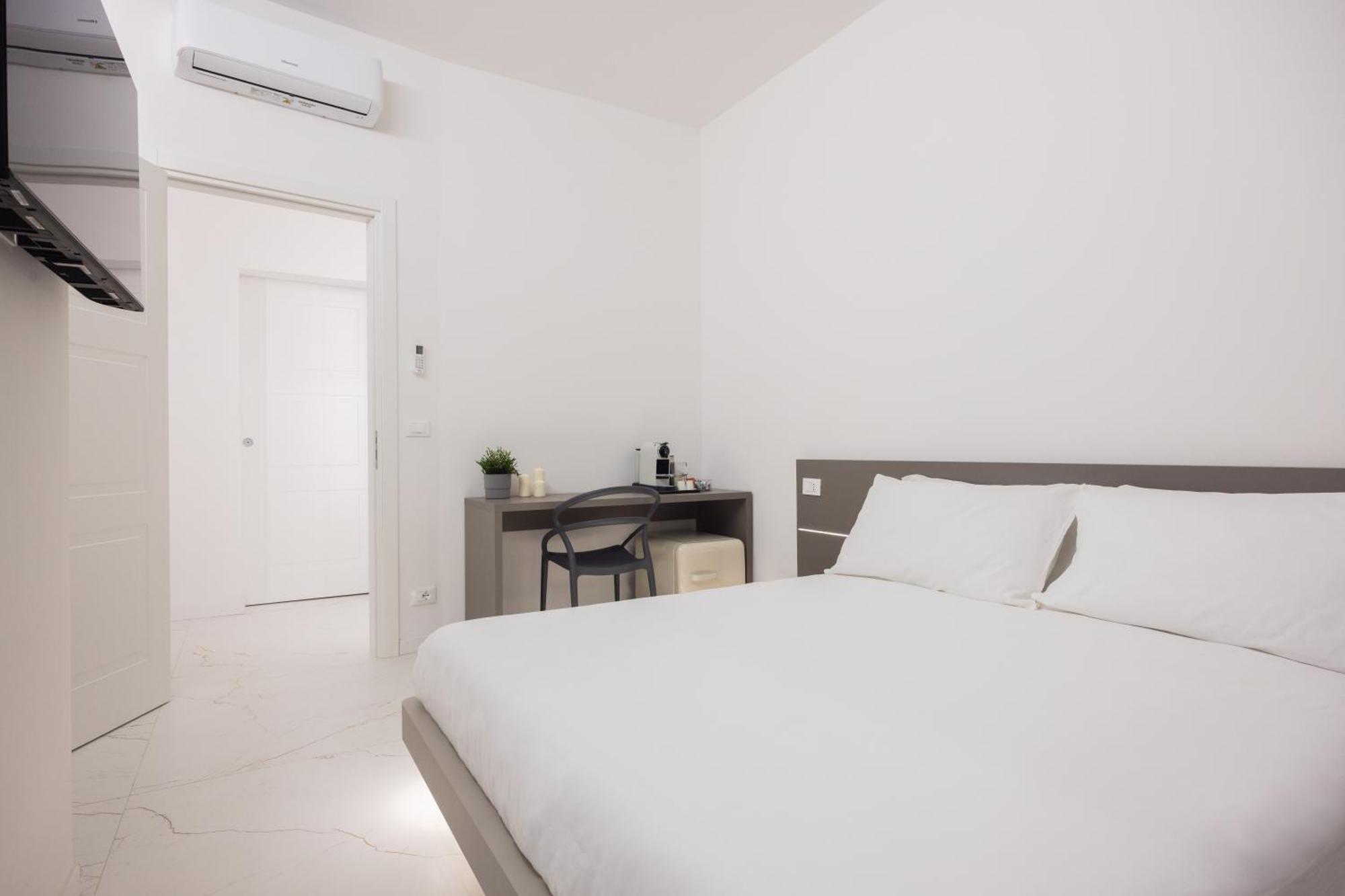Excelsior Station Suite Bologna Bagian luar foto