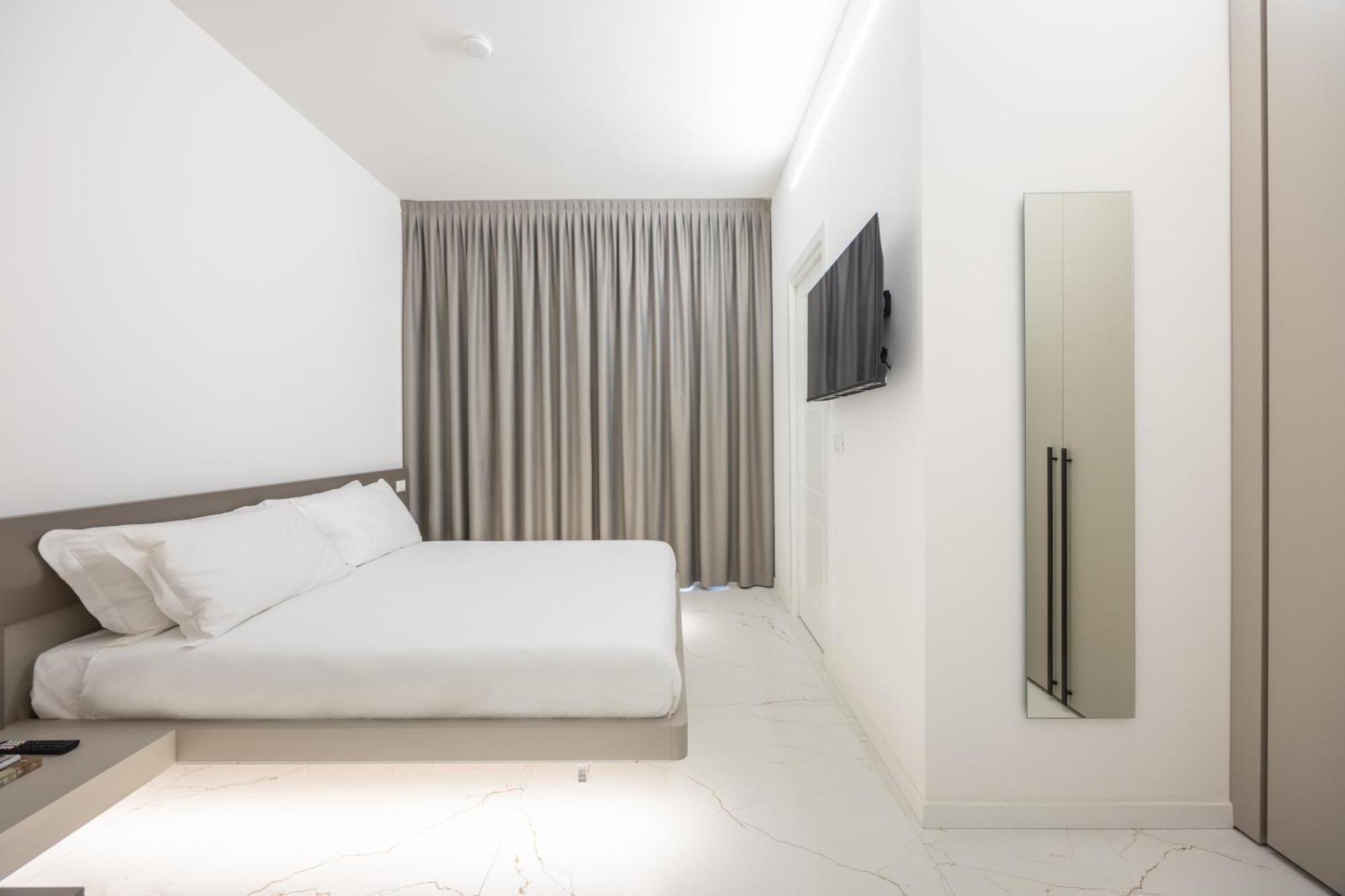 Excelsior Station Suite Bologna Bagian luar foto