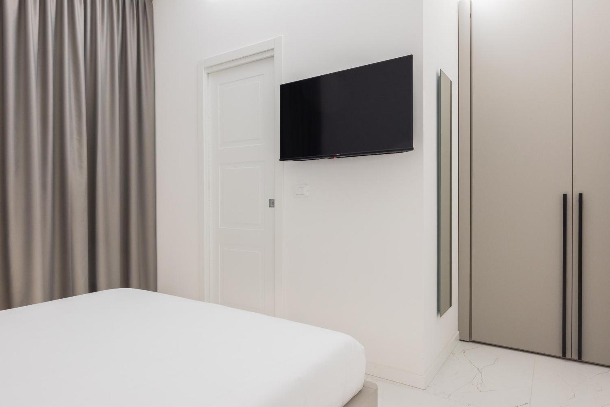 Excelsior Station Suite Bologna Bagian luar foto